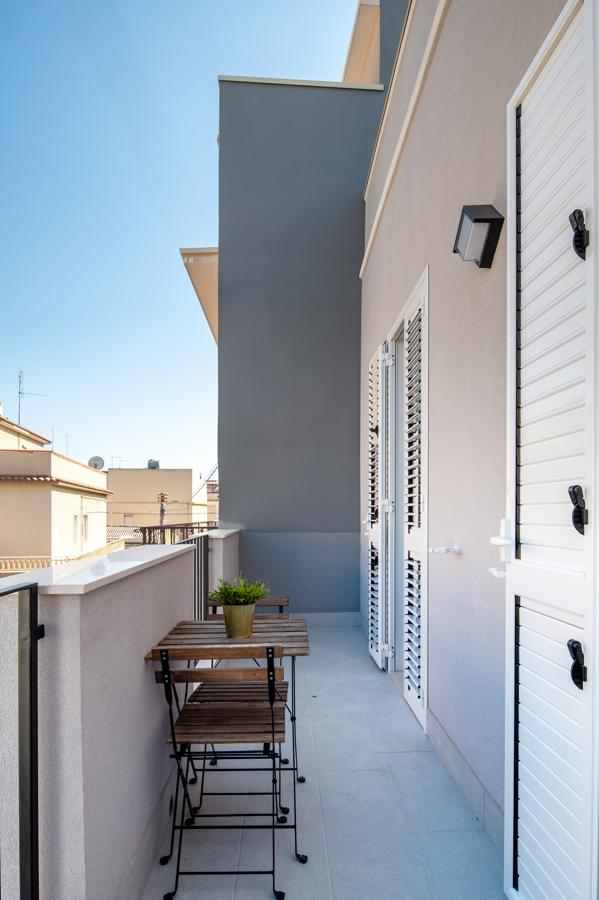 Balcone arredato per due persone